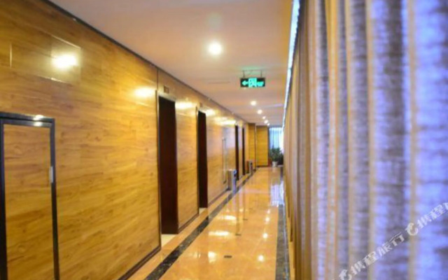 Yibin Rongzhou Holiday Hotel (Guanying Ancient Street)