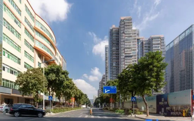 Urba Jinxiang Hotel (Baoti Subway Women and Children Store)