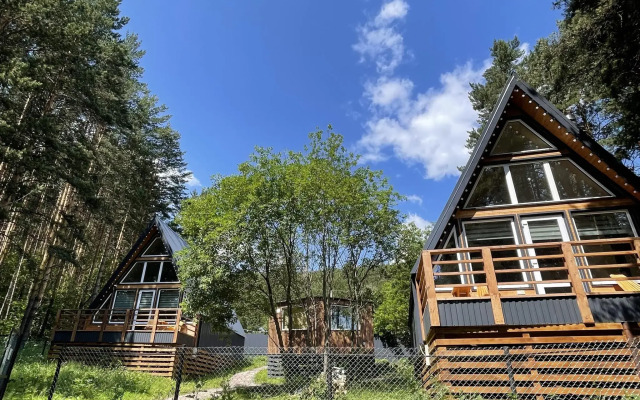 Gostevye doma A-frame (A-frame)