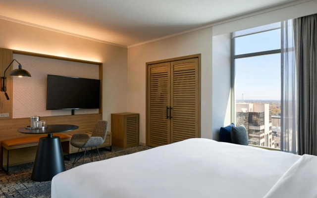 Sheraton Grand Sacramento Hotel