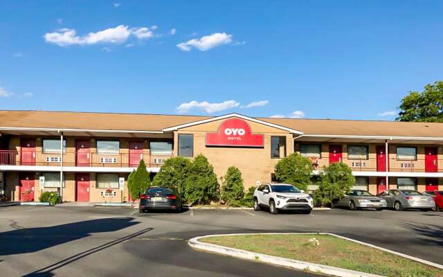 OYO Hotel Edison NJ Route 1