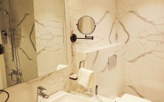 Regenta - The World Surat