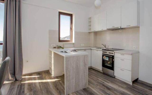 3 Bedrooms Penthouse with roof terrace Rafailovici