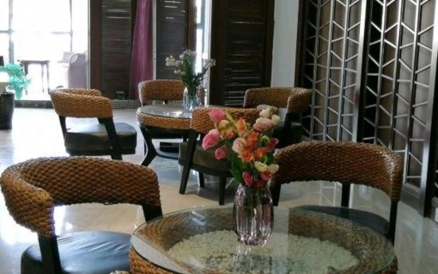 Xianshan Liuyun Holiday Hotel