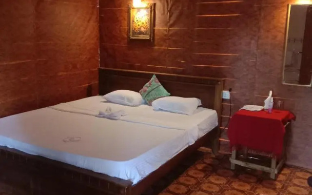 Peafowl Tree Lodge