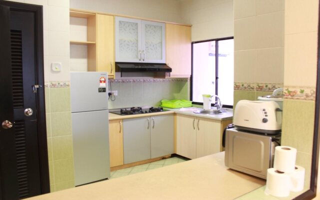 Marimari Marina Service Condo