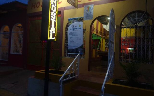 Hostal Leyendas - Hostel