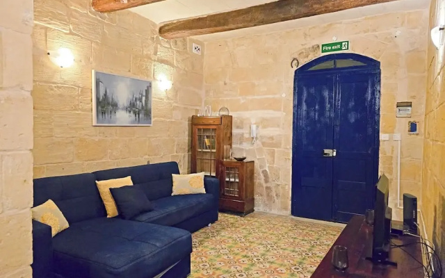 Maltese-Style APT - 5 mins from Valletta