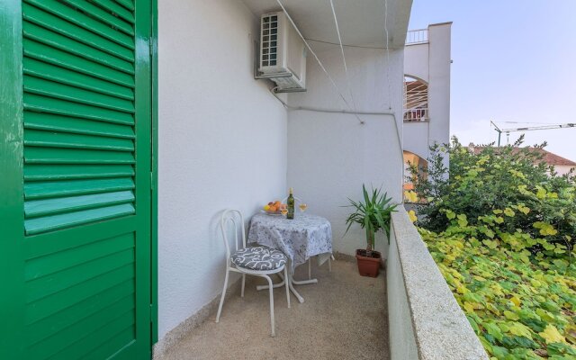 Apartments and Room Nevenka