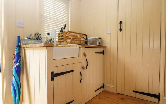 Mitford Gypsy Hut