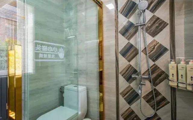 Deluxe Villa Boutique Hostel