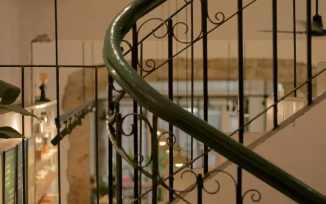 Leaf Signature Hotel - La Group