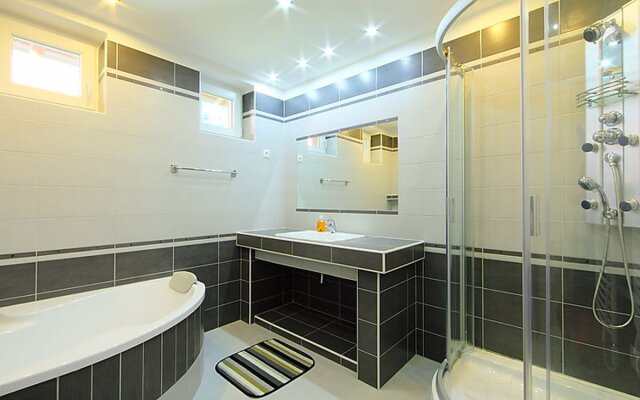 Holiday Home Balaton H2064