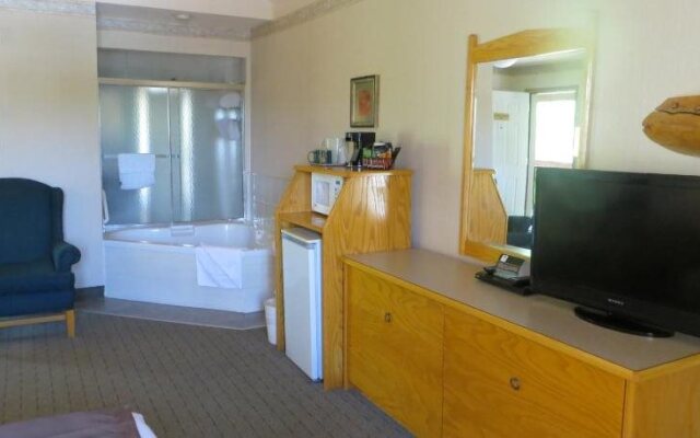 Waterton Glacier Suites