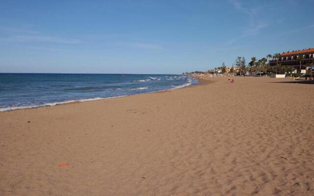 Villa 2 hab cerca piscina toboganes. wifi gratis