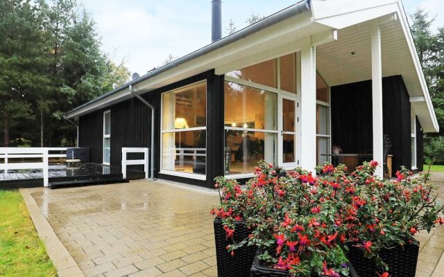 Luxurious Holiday Home in Hals Jutland With Whirlpool