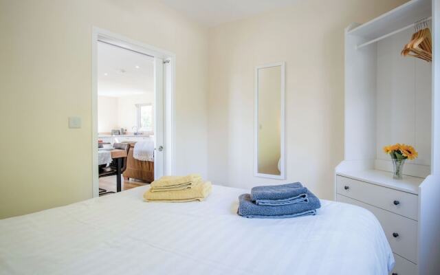 Skomer Lodge - 2 Bedroom Lodge - Manorbier