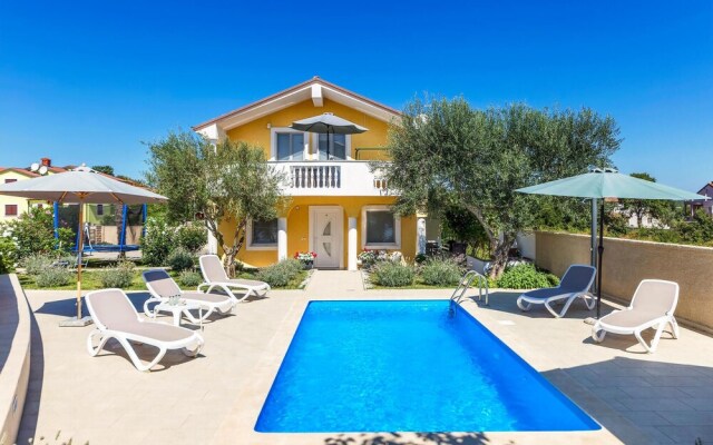 Stunning Home in Buje With Wifi and 2 Bedrooms