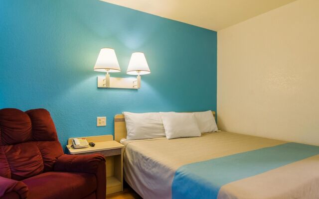 Motel 6 Mitchell, SD