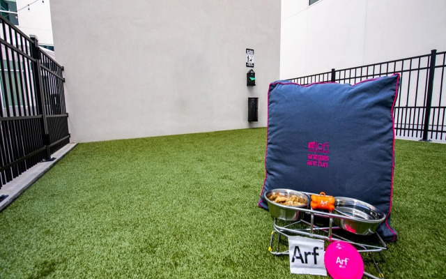 Aloft Savannah Downtown Historic District