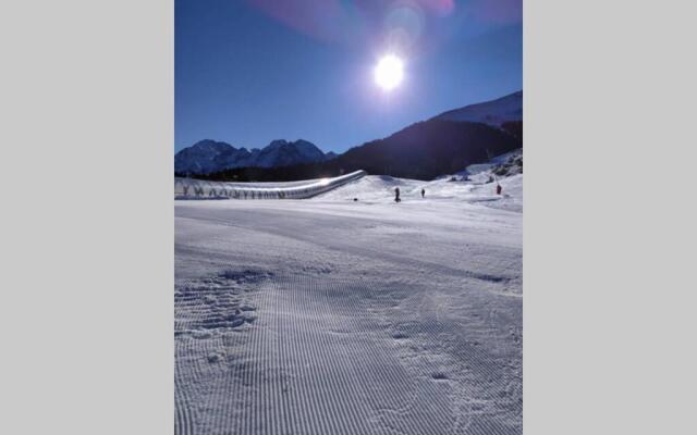 Appart ac balcon neuf 2chbrs- 6p - Pied des pistes