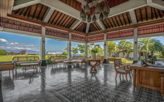 Lovina Beach Club & Resort