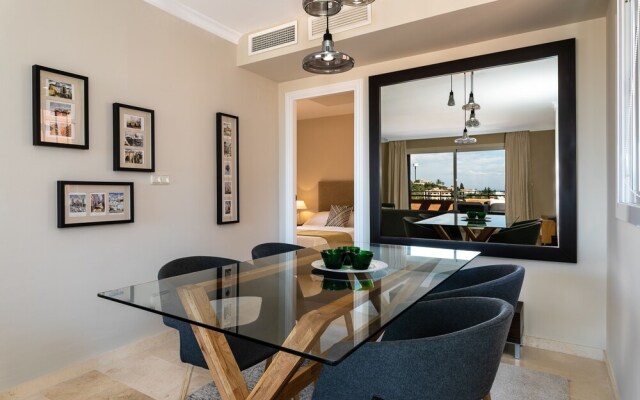 Elviria Marbella Luxury Penthouse Two Rooms PARKING and Golf