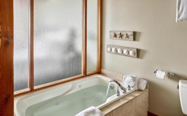 Whiskey Landing #211 Ocean's Edge by Natural Elements Vacation Rentals