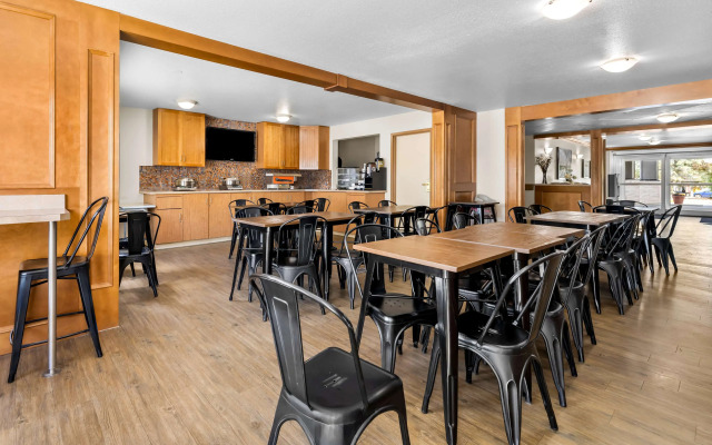 SureStay Plus Hotel by Best Western Drumheller