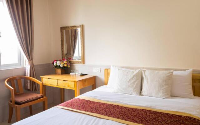 California Saigon Boutique Hotel