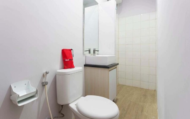 RedDoorz Plus near Cilandak Town Square 2