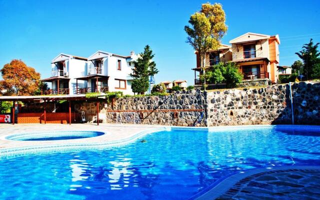 Çeşme Inn Garden Resort