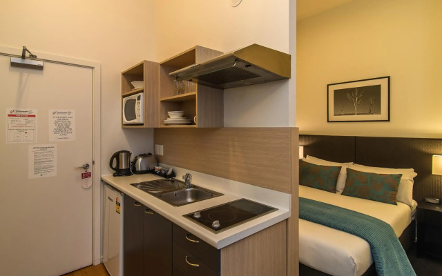 Gilmer Apartment Hotel