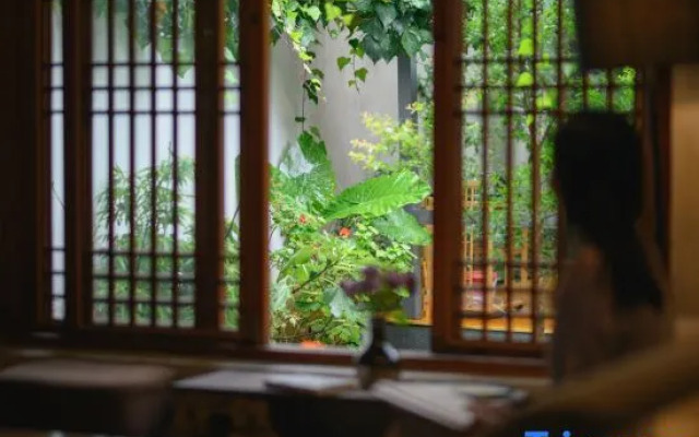 Xiangmo Youth Hostel