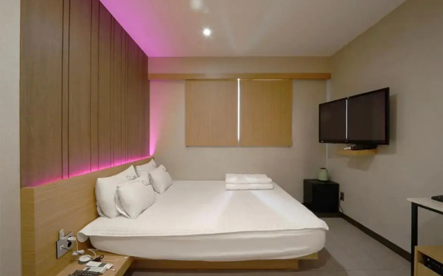Nampo Comma Hotel