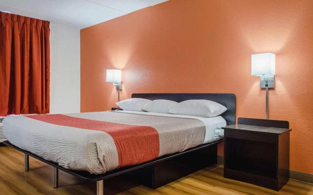 Motel 6 Brockton, MA