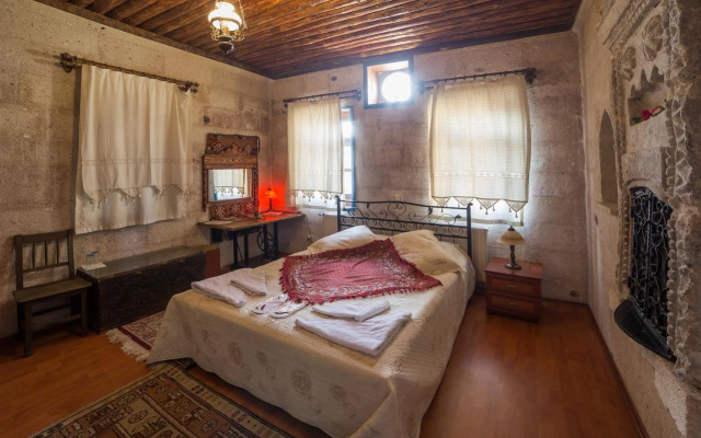 Oriental Cave Suites