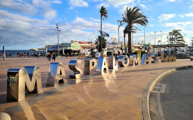 Parrot's House- Yumbo center