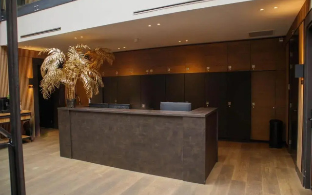 Manzo's Suites