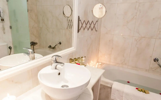 Gerakas Belvedere Hotel & Luxury Suites