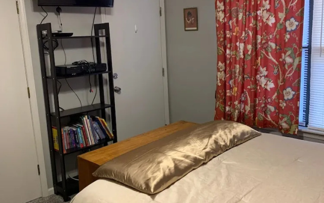 Cozy Stay in Kc Area