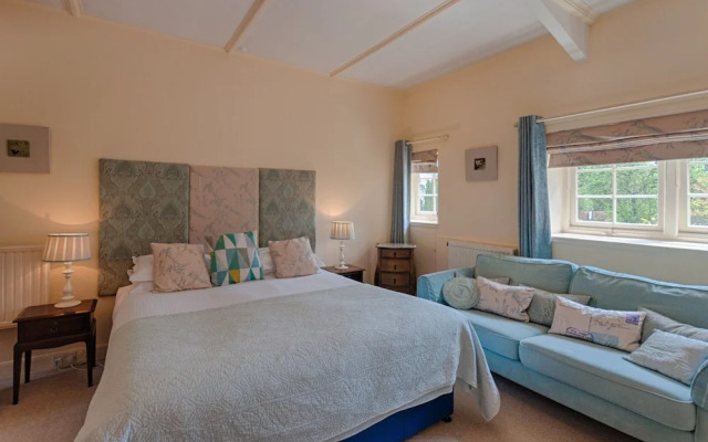 The Edgemoor Hotel
