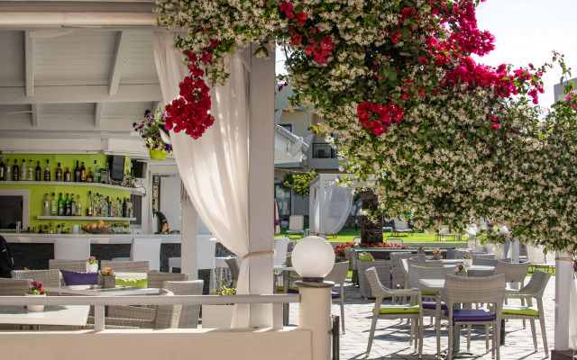 Kristalli Hotel Apartments
