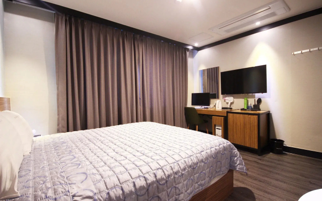 Yangsan Deokgye Seastar