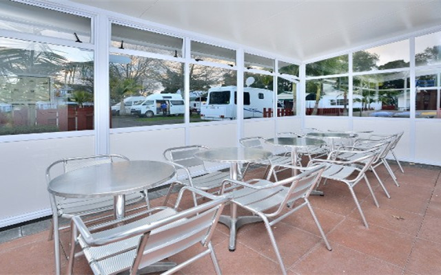 Auckland Northshore Motels & Holiday Park