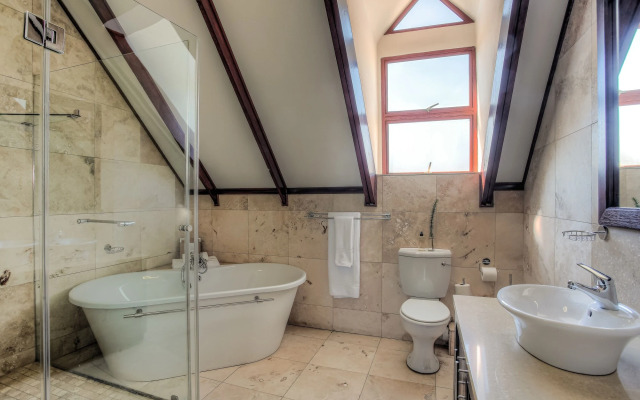 Sunninghill Guest Lodge