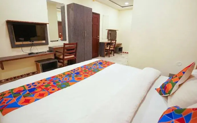 Fabexpress Yash Comfort Inn