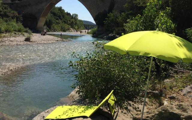 Nyons Centre, plage, vue, appart 6 pers, jardin