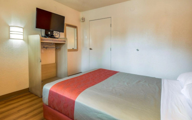 Motel 6 Chino, CA - Los Angeles Area