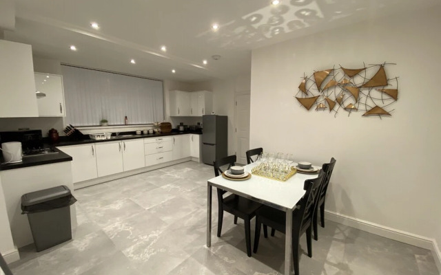 Top Notch Nottingham 5 bed House Park City Centre